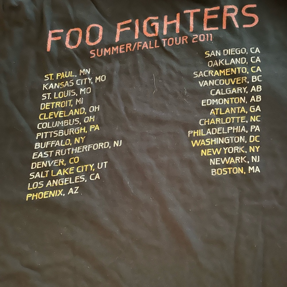 FOO FIGHTERS 💯 Tour Shirt - Picture 2 of 4